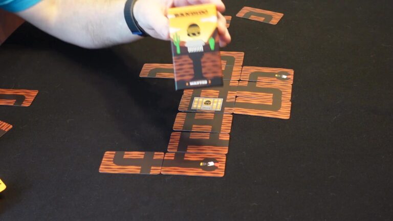 Bandido game in play, complex tunnels formed