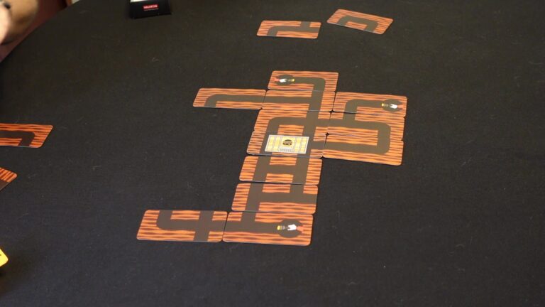Bandido game layout with connected tunnel cards